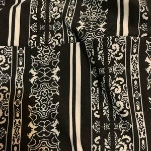 Black & white leggings